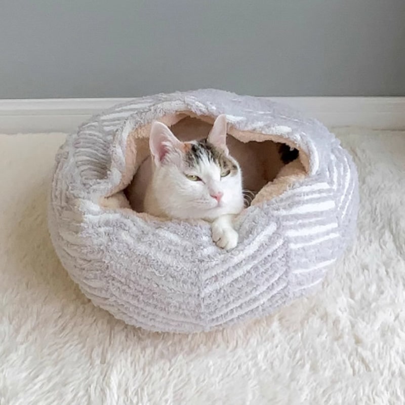 Striped sherpa pet bed