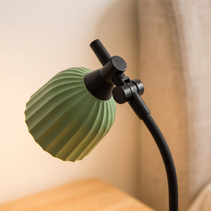 Close-up of the lamp head and folding hinge