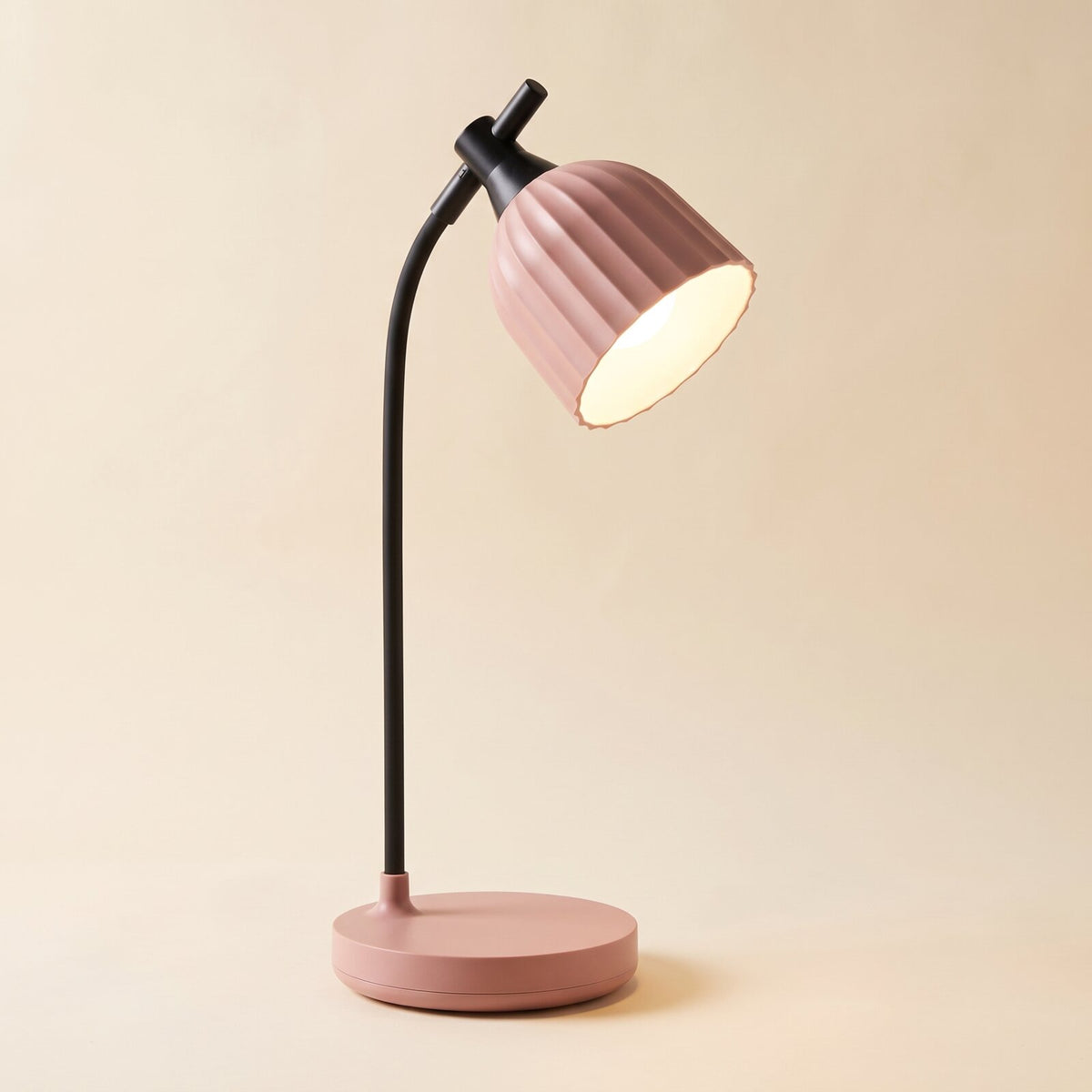 Foldable minimalist LED table lamp in pink